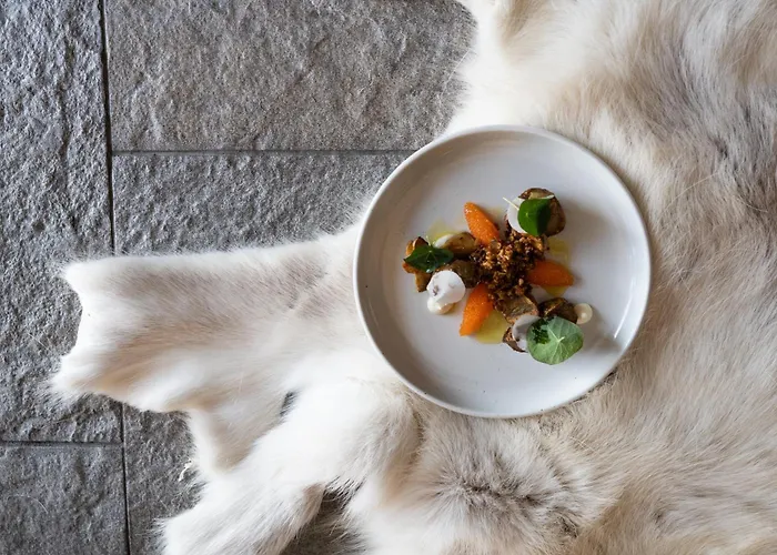 Peak - Boutique & Restaurant